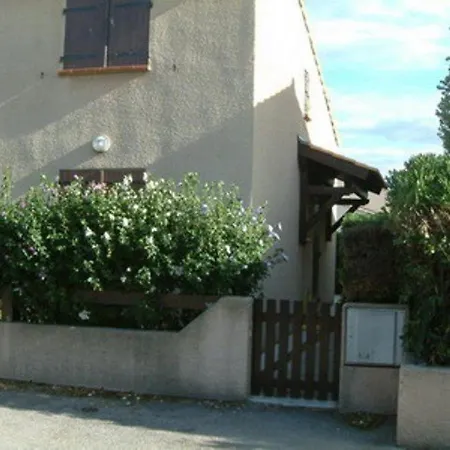 Holiday home Maison Familiale 6 Couchages Avec Terrasse A 400m De La - - Fr-1-225-39 *
